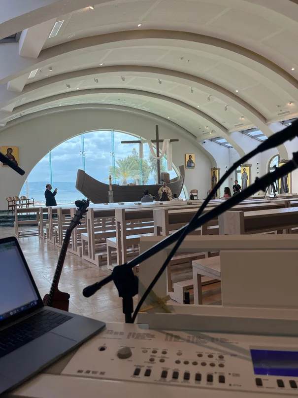 A view from the microphone in Duc In Altum
